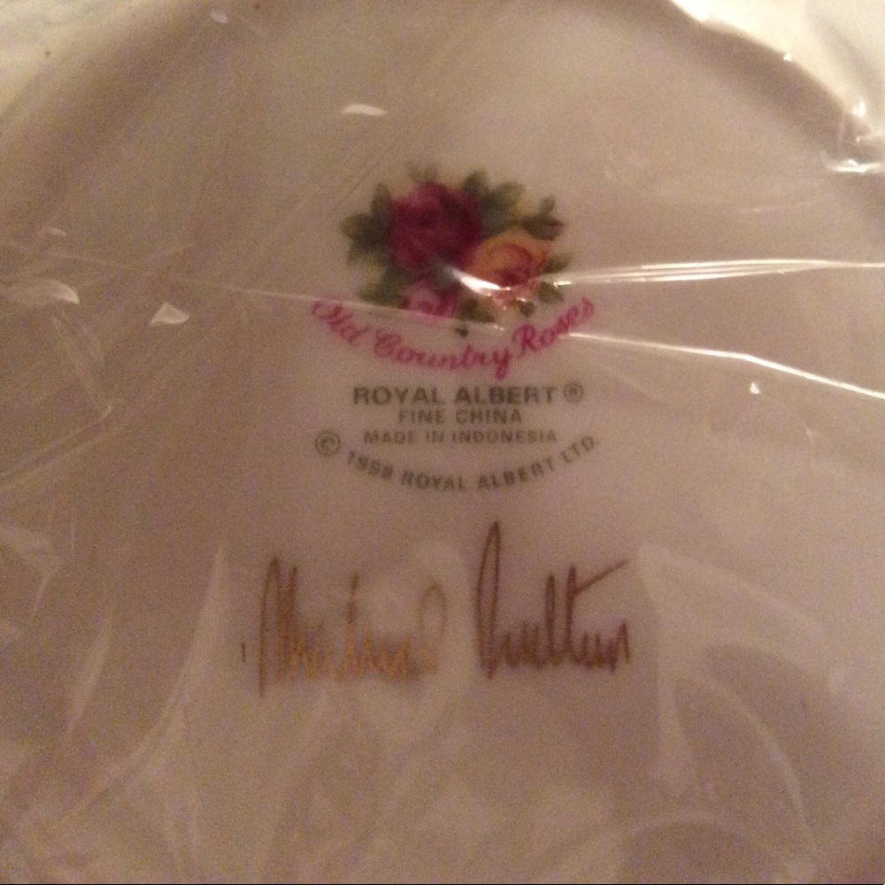 Royal Albert Old Country Roses Afternoon Tea - Picture 3 of 8